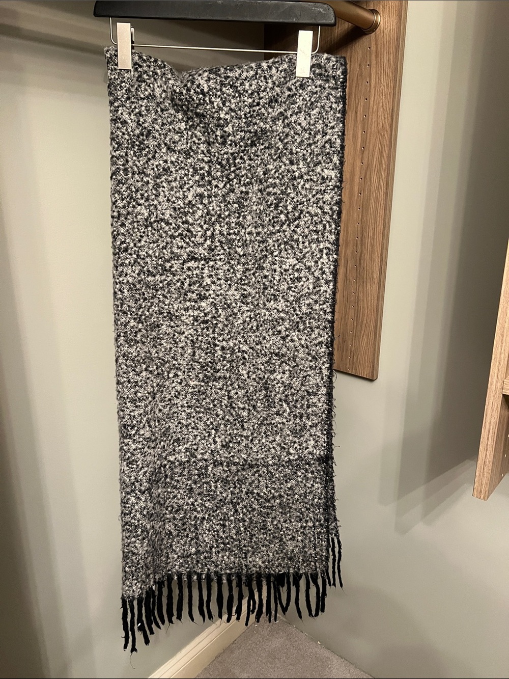 FRAAS Marled Bouclé Knit Winter Scarf